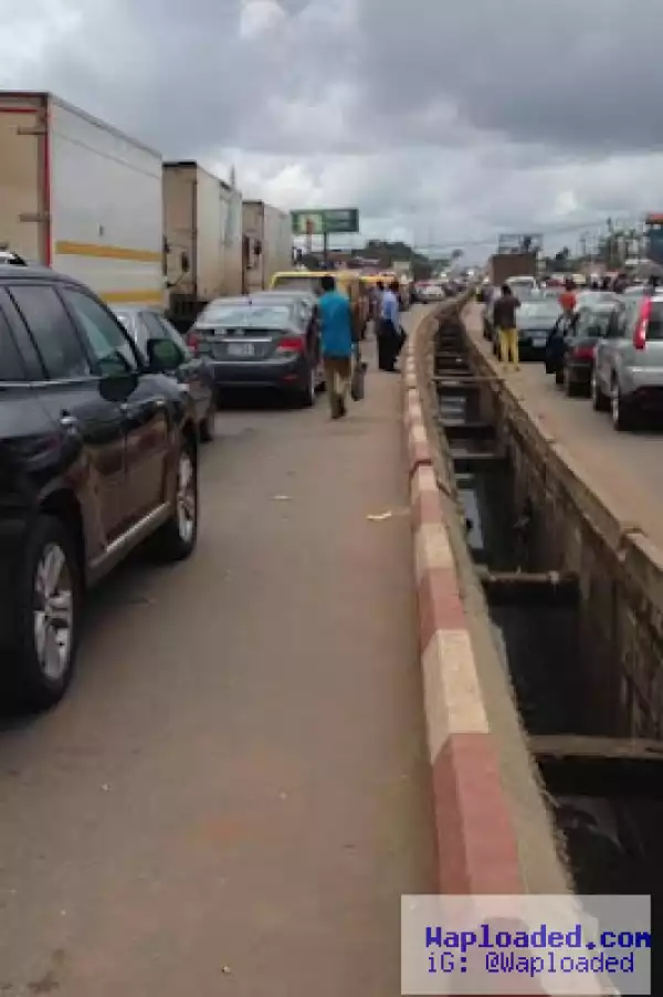Suspected Militants Spot Playing Football In Benin-Lagos Expressway As To Delay Motorists - See Photos & Video